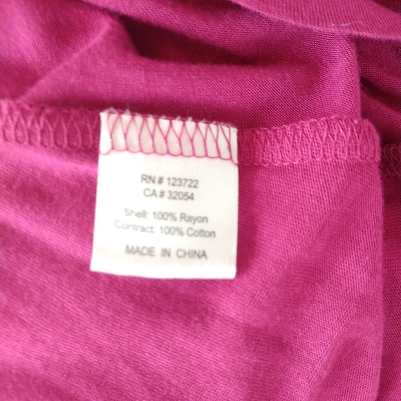 1.9 Cowl neck Plum Knit top. EUC. Size Medium. - Picture 7 of 7